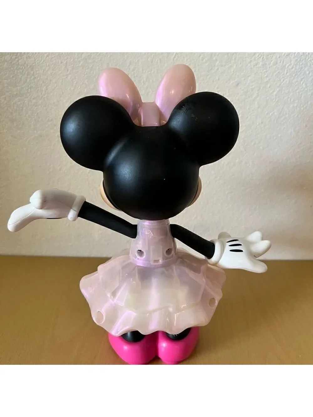 Disney Minnie Mouse Rainbow Dazzle Talking & Light Up Toy Figure